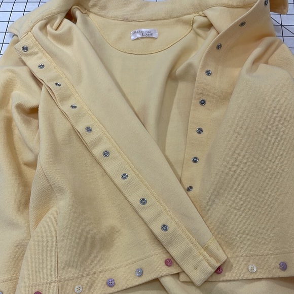 Allison Lane, simple yellow waffle knit cardigan w/snap front, button trimming - Picture 7 of 8